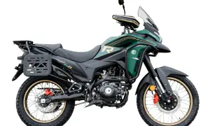 Zielony motocykl Barton Rally 125 z czarnymi akcentami i złotymi detalami, gotowy na przygodę.