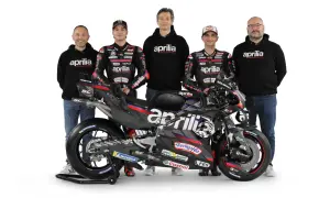 Zespół Aprilia Racing prezentuje motocykl, gotowy na wyzwania toru. To maszyna, która uosabia ducha Aprilia enduro.