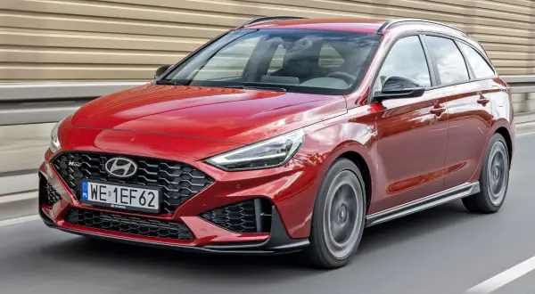 Pojemność baku Hyundai i30: 50 czy 53 litry? Zasięg i rezerwa