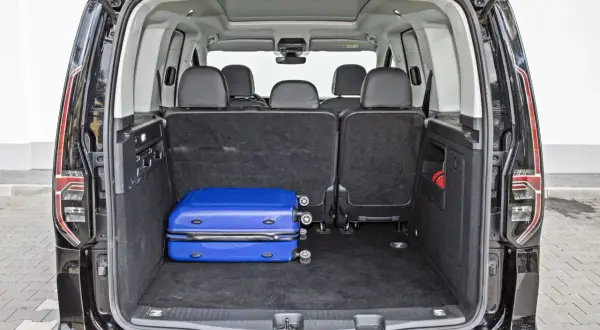 Pojemność baku VW Caddy: 50, 55 czy 60 litrów? Sprawdź zasięg!
