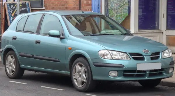 Nissan Almera: Pojemność baku (50/60L) i rezerwa wszystko, co musisz wiedzieć!