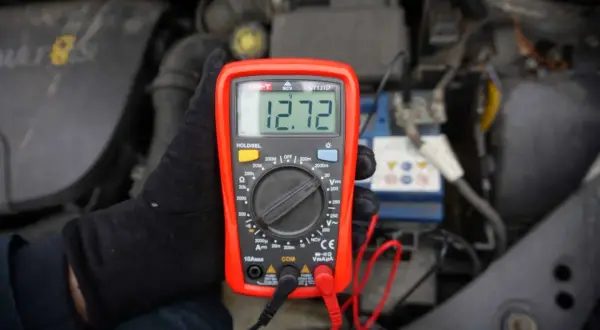 Alternator parzy? Sprawdź, kiedy to sygnał do niepokoju!