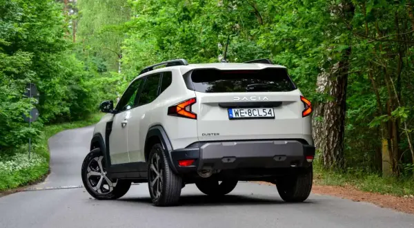 Pojemność baku Dacia Duster: Ile litrów? Zasięg LPG, Diesel, Benzyna